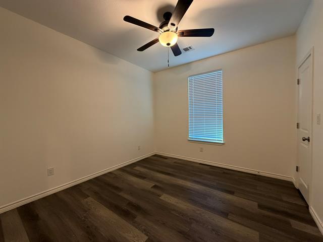 Building Photo - 613 W Parnell St