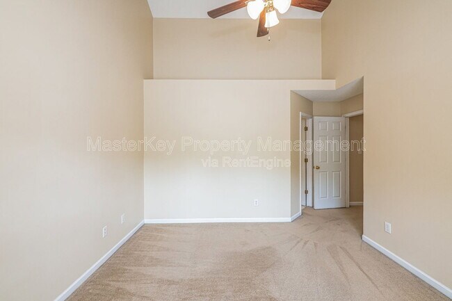 Building Photo - 4001 Winecott Dr