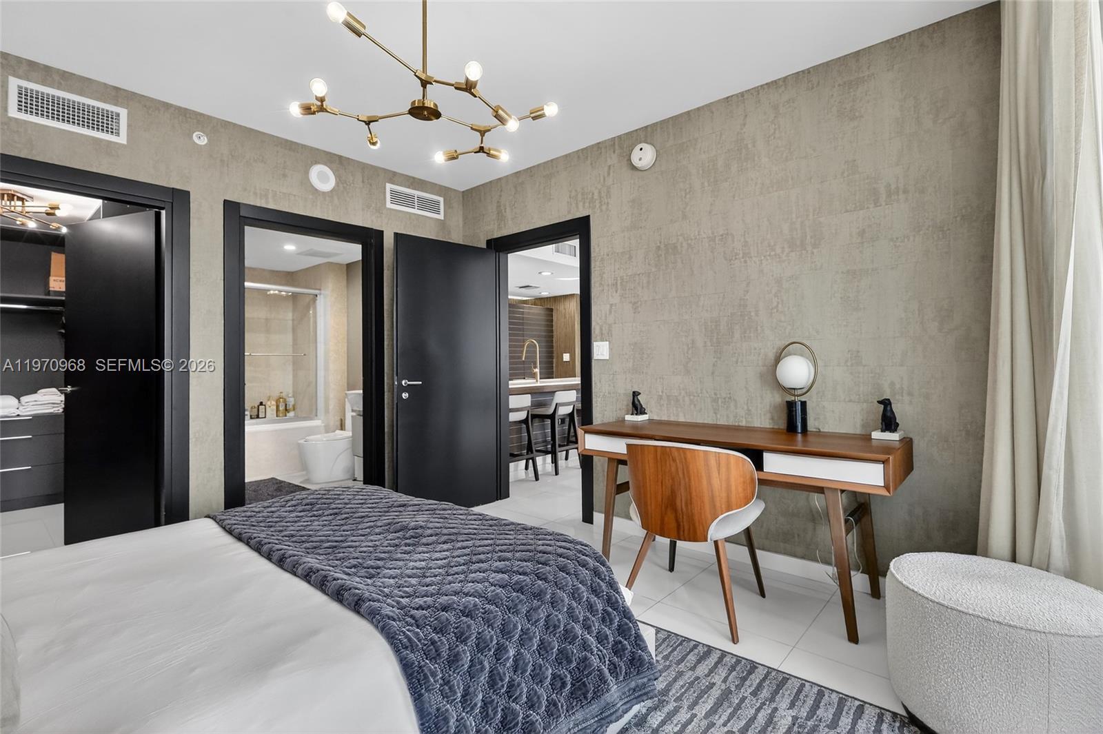 Building Photo - 200 Biscayne Boulevard Way