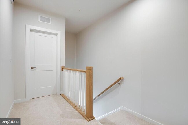Building Photo - 4614 Olivine Dr