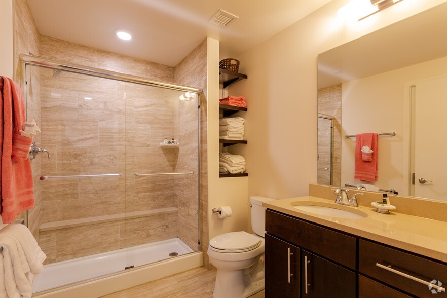 1BR, 1BA - F - Ovation 309