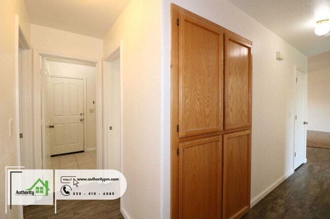 Building Photo - 2928 Salmonberry Dr