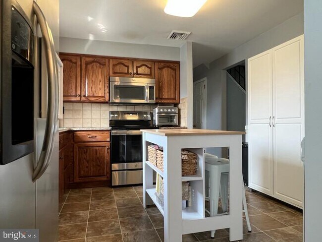 Building Photo - 1180 Weber Rd