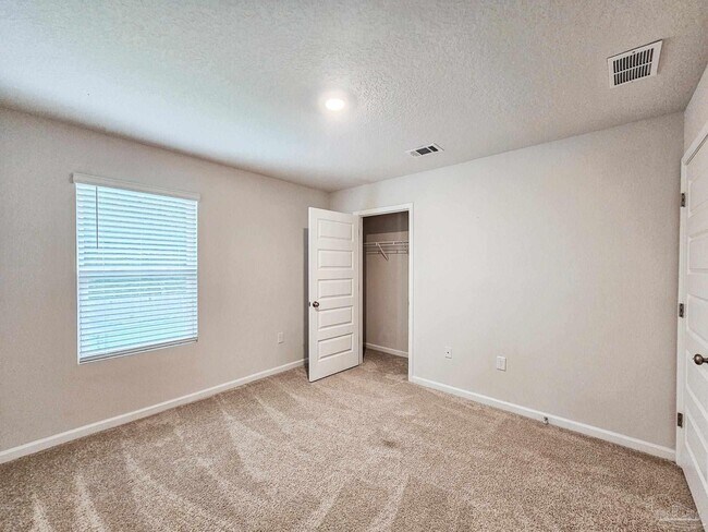 Building Photo - 5249 Peach Dr