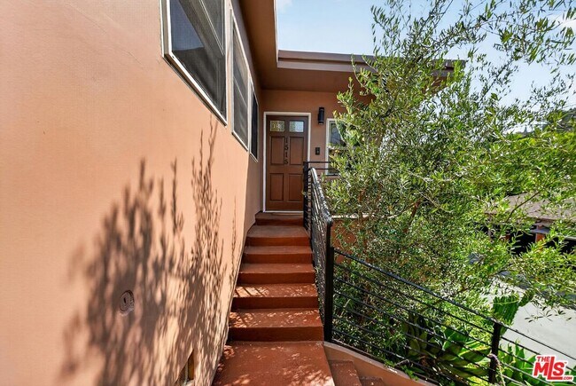 Building Photo - 1515 Rendall Pl