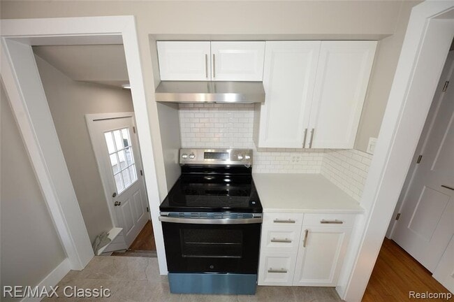 Building Photo - 3342 Prairie Ave