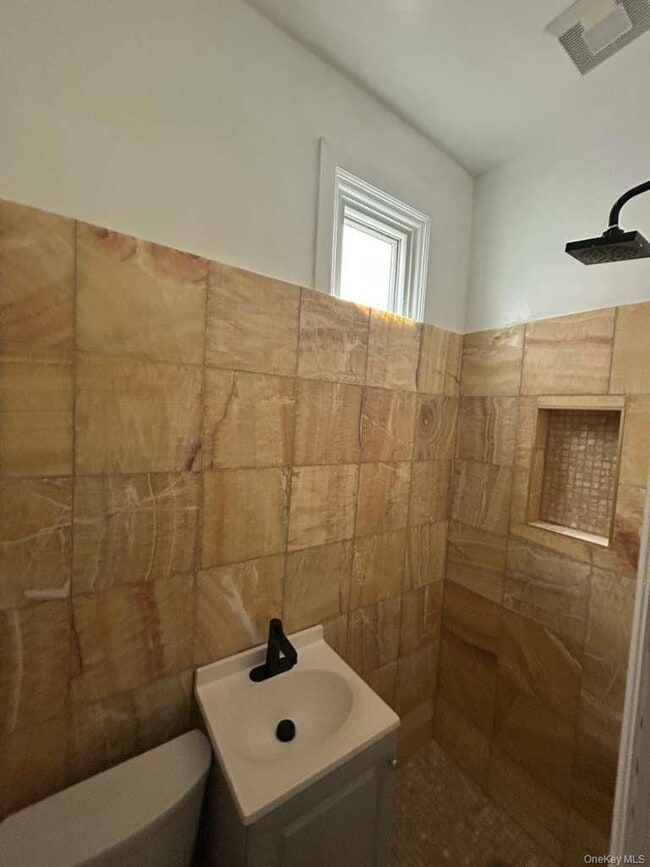 Building Photo - 298 Cooper St