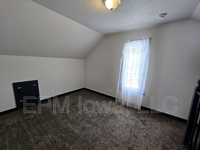 Building Photo - 304 N Nesbit Rd