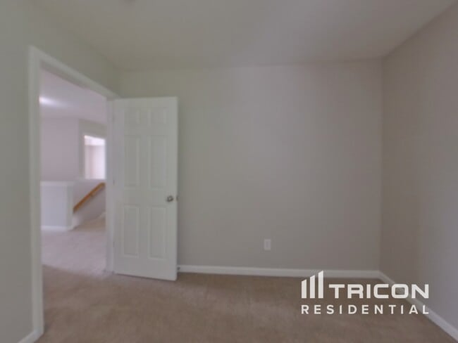 Building Photo - 3756 Wingfield Dr