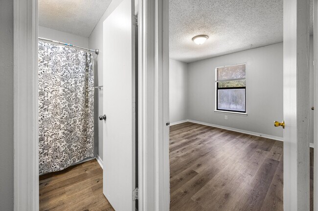 Building Photo - 205 Marquette St