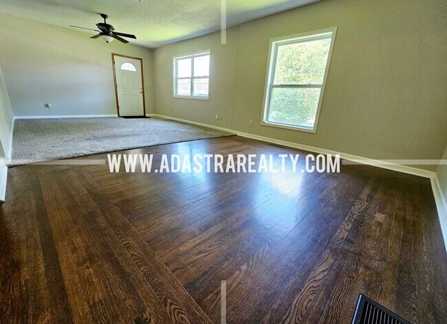 Building Photo - Spacious North Overland Park Bungalow-Available in FEBRUARY!!