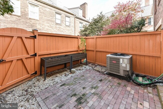 Building Photo - 1121 Portner Rd