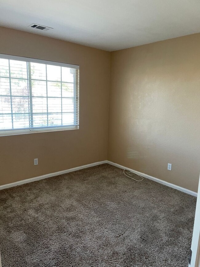 Building Photo - Beautiful Rocklin 4 Bedroom Home with 3 Ca...