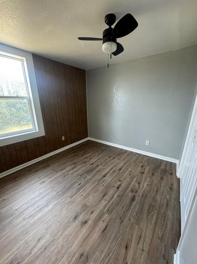 Building Photo - Remodeled 4 bedroom in Trinidad!