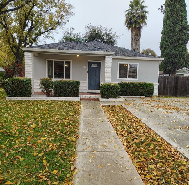 Primary Photo - 301 Camellia Way