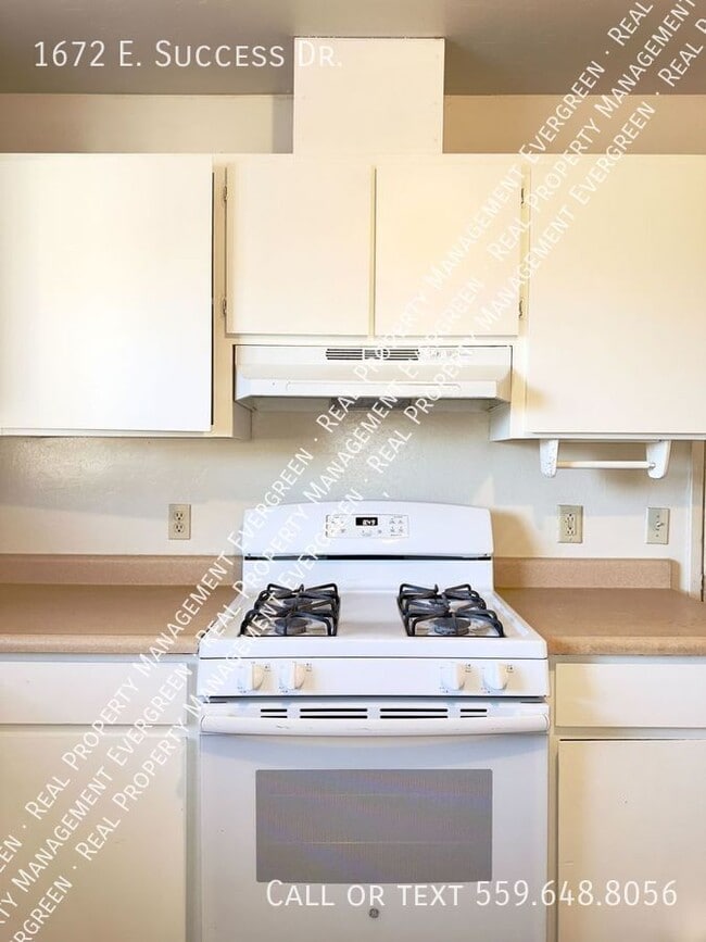 Building Photo - 1672 E Success Dr