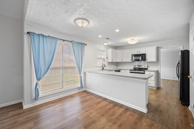 Building Photo - Beautifully Renovated Home in Worthington Place