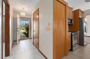Building Photo - 329 SE Oakridge Dr