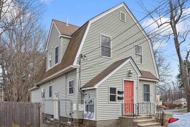 Building Photo - 20 Holt Rd