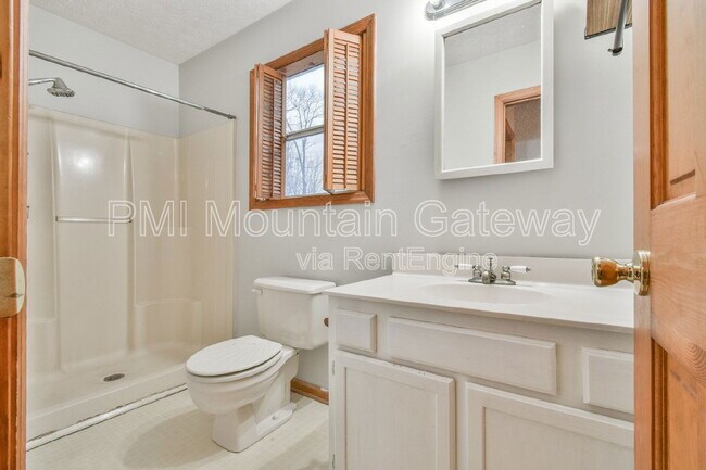 Building Photo - 495 Washboard Rd