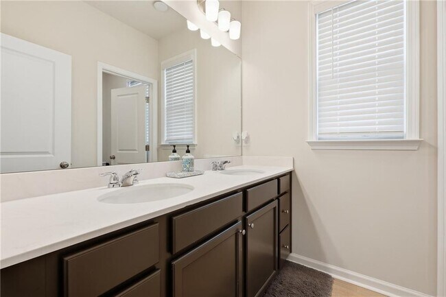 Building Photo - 8820 Shipton Cir