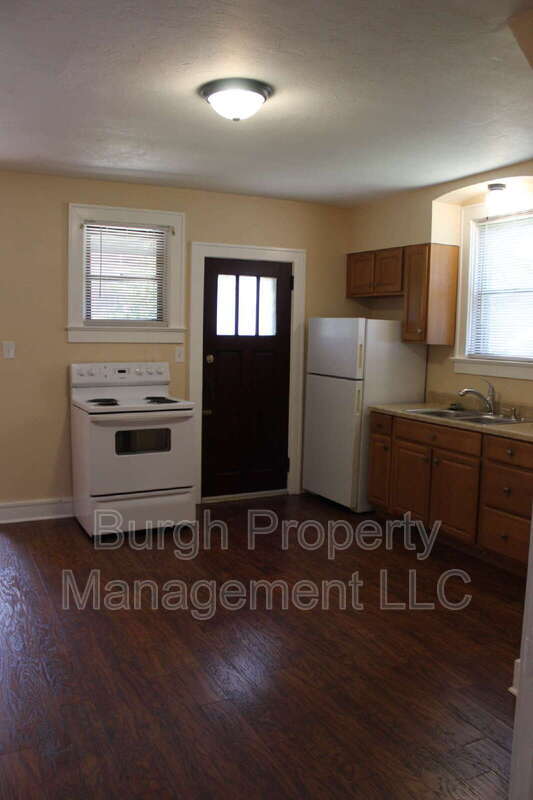 Building Photo - 651 Orchard St