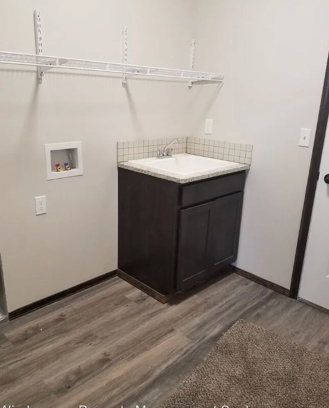 Building Photo - 4421 E Buckeye Ave