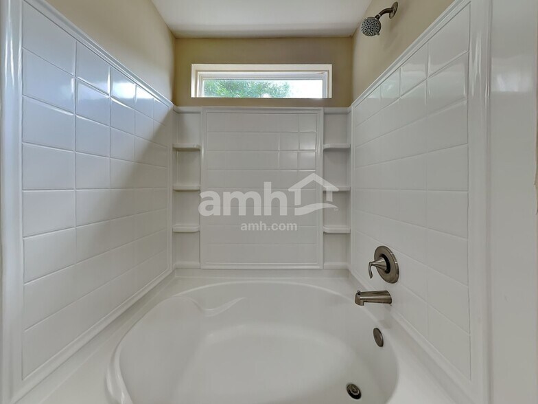 Building Photo - 2572 Viola Ct