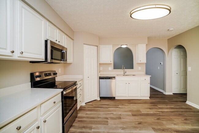 Building Photo - 4880 Grimm Dr