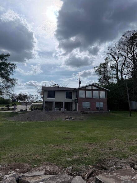 Building Photo - 8174 False River Rd