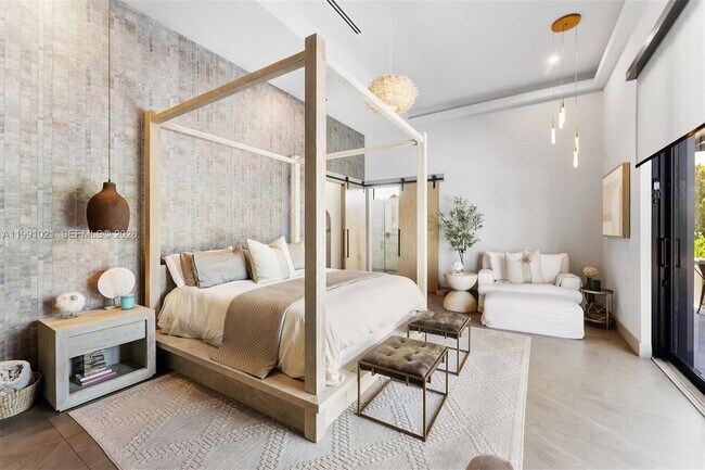 Building Photo - 2215 NE 19th St