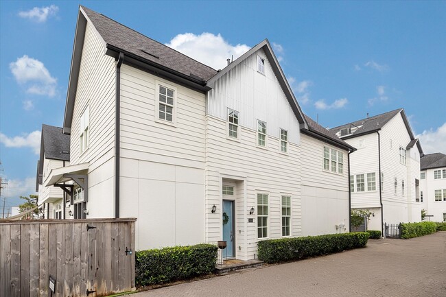 Building Photo - 3302 W 12th St