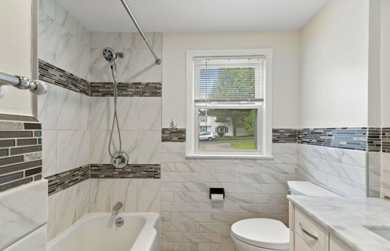 Building Photo - 30 Meisel Ave