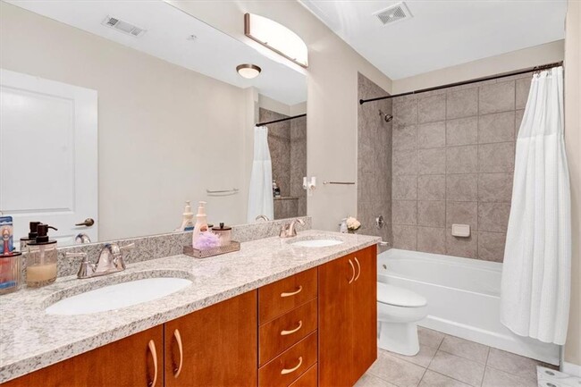 Building Photo - 400 W Peachtree St NW