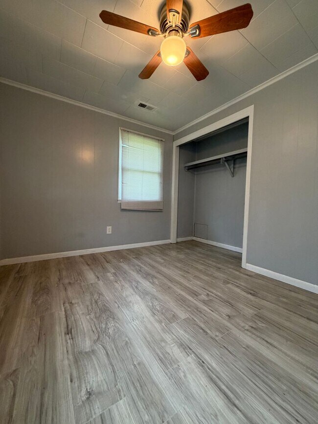 Building Photo - 5003 Terry Dr