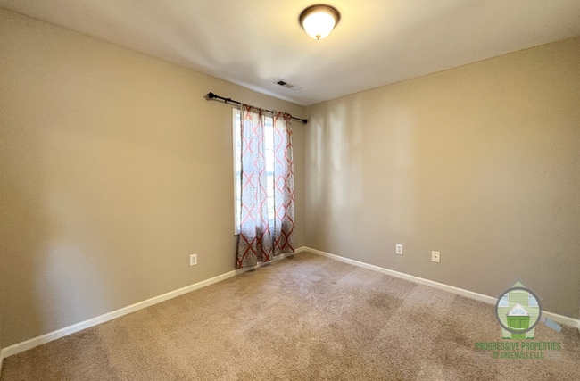 Building Photo - 203 Ridgecrest Dr