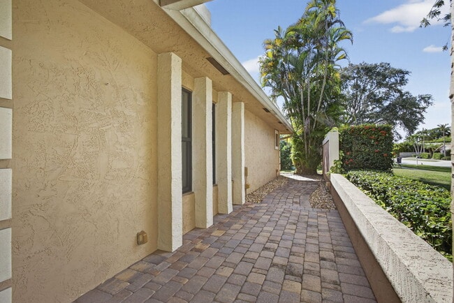 Building Photo - 1776 The 12th Fairway