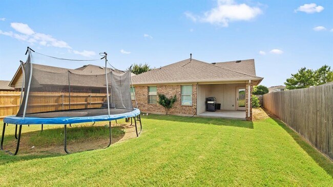 Building Photo - 16316 Drywater Dr