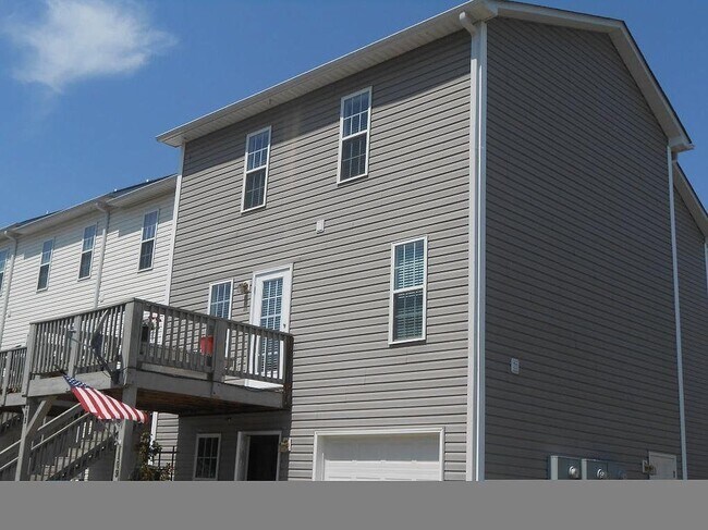 Back - 106 Locomotive Ln