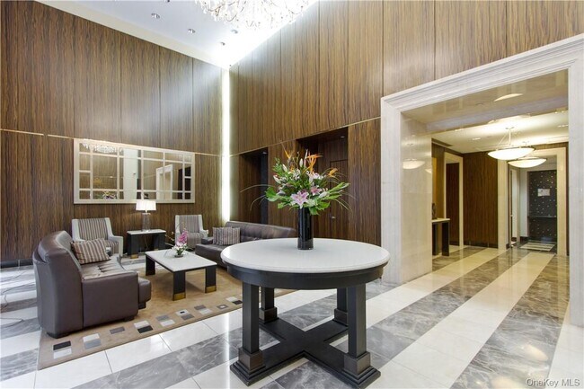 Building Photo - 10 City Pl