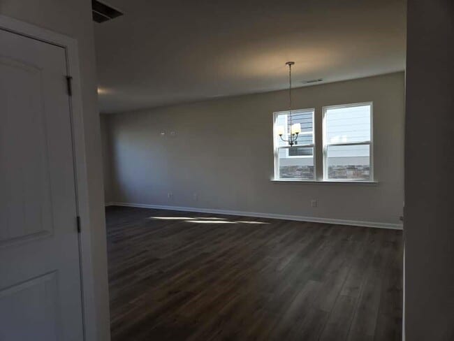 Building Photo - 12 Briarwood Dr W