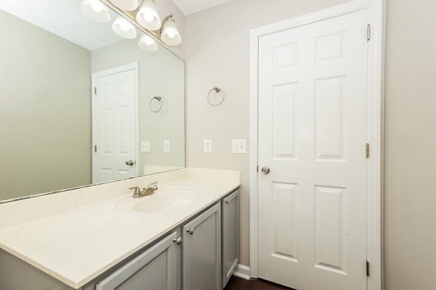 Building Photo - 2305 Leighton Way