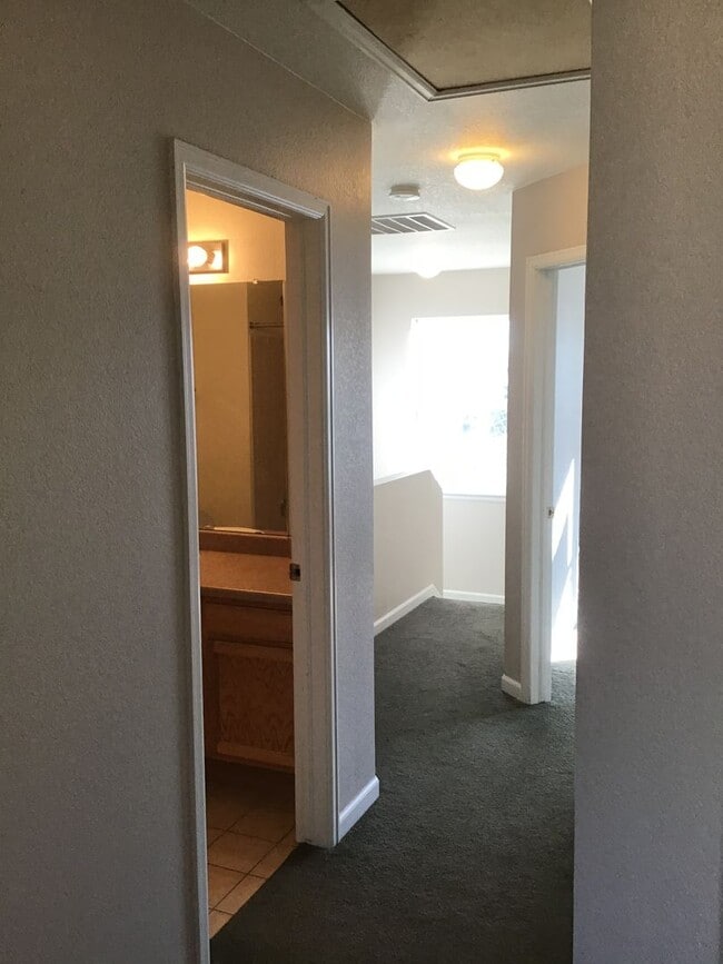 Building Photo - Townhome for rent near Red Hawk golf cours...