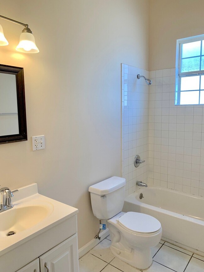 Building Photo - 2539-41 Gravier