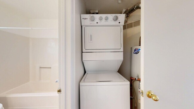 Building Photo - 2201 S Huron Pkwy