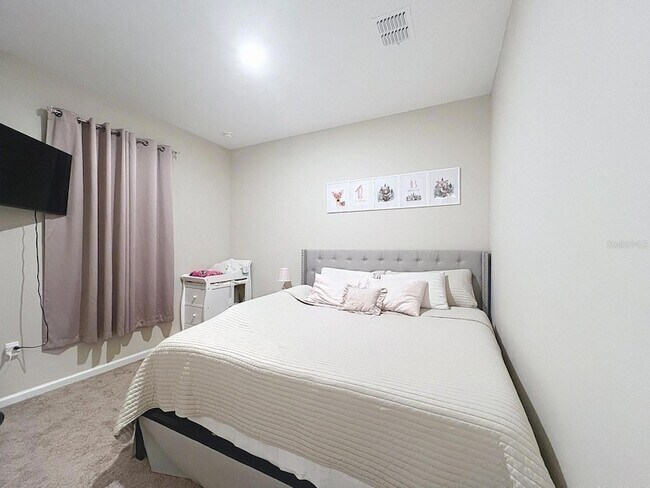 Building Photo - 951 Griffon Ave