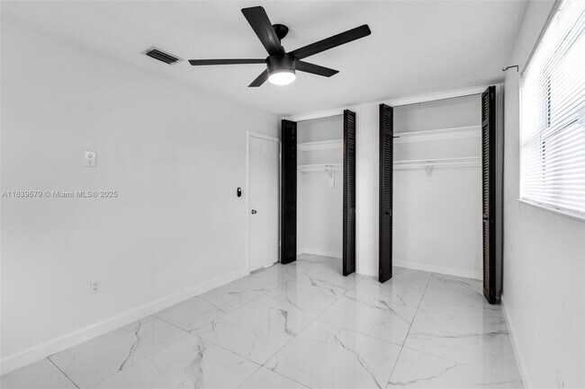 Building Photo - 8440 NW 11th Ct