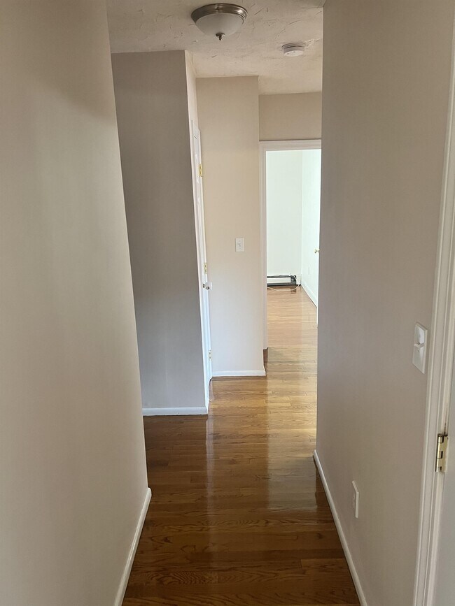 Building Photo - 3 Hearthstone Cir