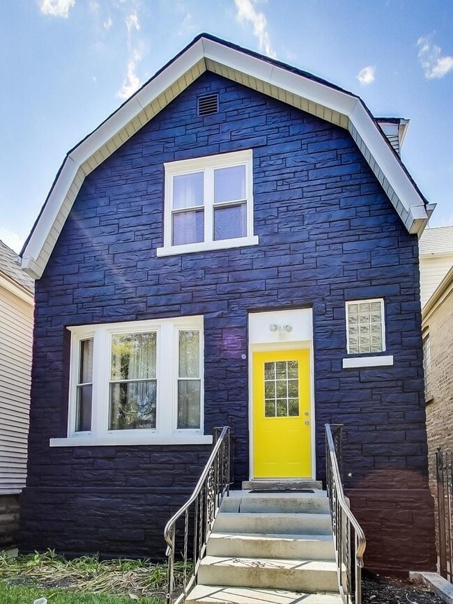 Primary Photo - 2908 N Talman Ave