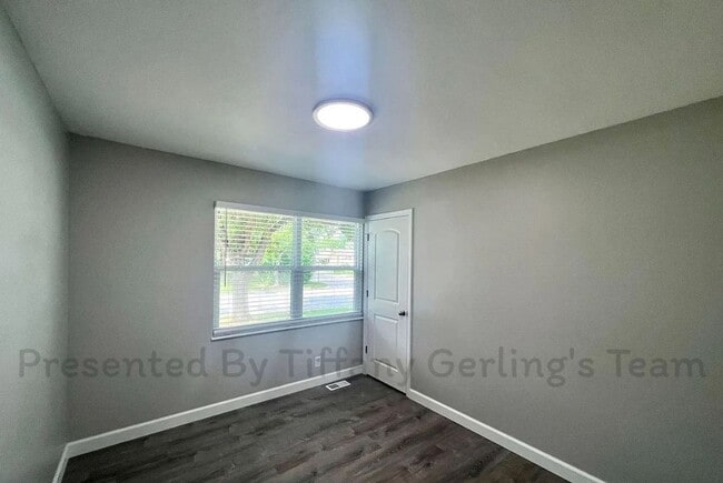 Building Photo - Beautifully Renovated Home on Corner Lot w...